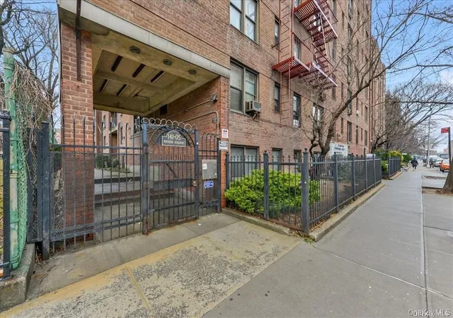 Homes for sale in New York, NY | 141-05 Northern Blvd #C1-D1, New York, NY 11354 | MLS# 996720