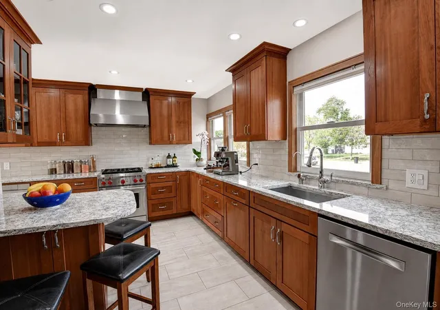 5th image of 53 James Ln, Hempstead, NY 11756 | MLS# 996730