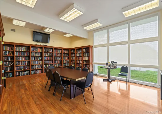 2nd image of 23 Dorset Ct, Yorktown, NY 10598