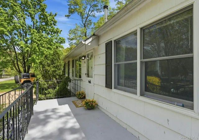 4th image of 100 Avenue B, Holbrook, NY 11741 | MLS# 996770