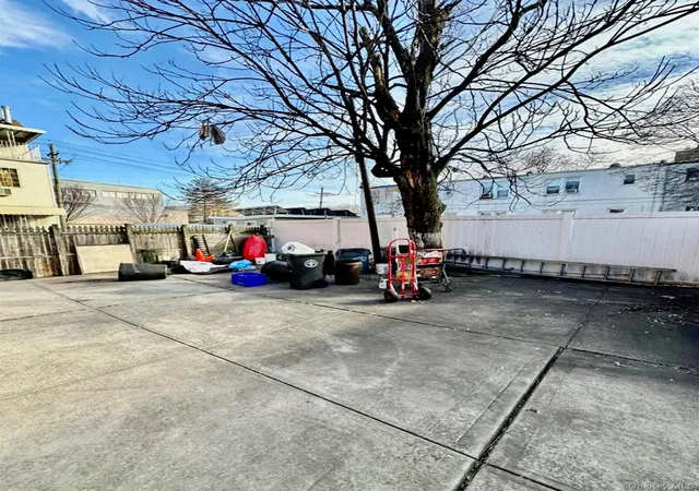Photo 3 of House for sale at 2266 Seward Ave, Bronx, NY 10473 | MLS# 996780 | Listing updated on 2026-10-10