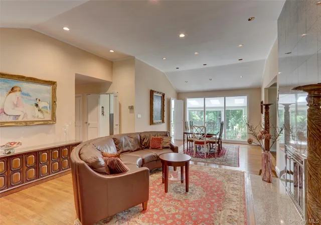 Photo 3 of Sale Pending at 71 Knollwood Rd, Roslyn, NY 11576 | MLS# 996852 | Listing updated on 2026-09-25