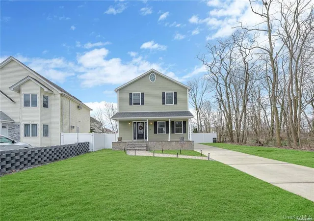3rd image of 1246 Oakfield Ave, Hempstead, NY 11793 | MLS# 996861