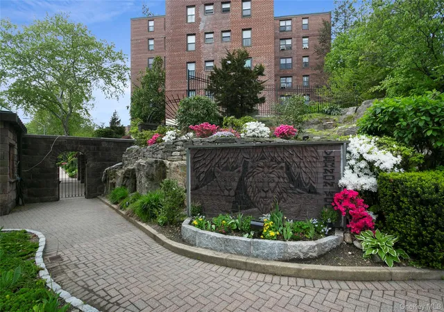 Homes for sale in Mount Vernon, NY | 161 Pearsall Dr #6H, Mount Vernon, NY 10552 | MLS# 996907