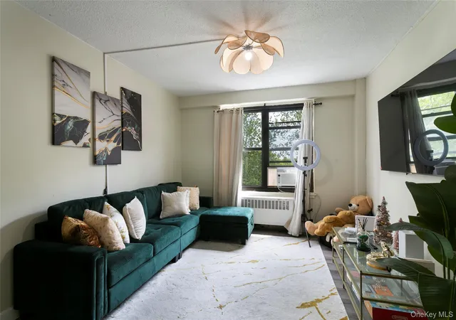 Homes for sale in Mount Vernon, NY | 161 Pearsall Dr #6H, Mount Vernon, NY 10552 | MLS# 996907