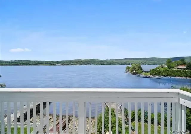 Photo 1 of Single family home for sale at 31 Wayne Ave, Verplanck, NY 10596 | MLS# 996916 | Listing updated on 2026-06-24