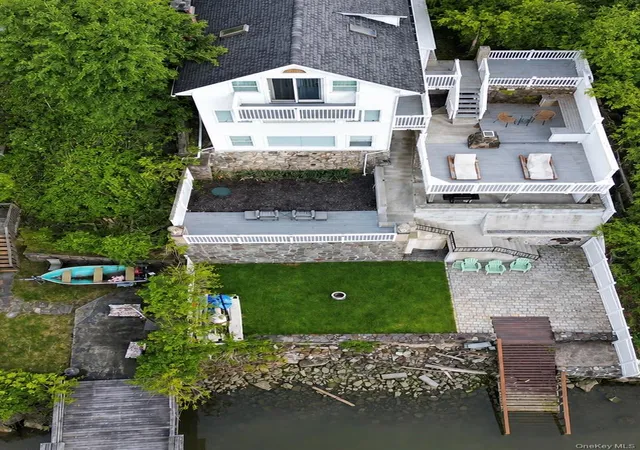 Photo 4 of Single family home for sale at 31 Wayne Ave, Verplanck, NY 10596 | MLS# 996916 | Listing updated on 2026-06-24