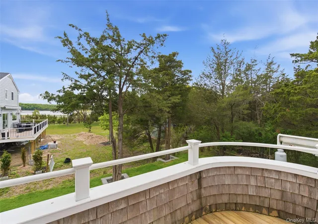2nd image of 14 Beach Plum Ln, Saint James, NY 11780 | MLS# 996959
