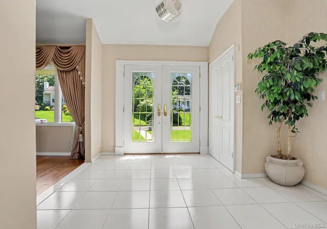 2nd image of 86 Somerset Rd, New Rochelle, NY 10804 | MLS# 996978