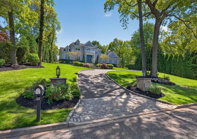 47th image of 32 Elm St, Woodbury, NY 11797 | MLS# 997030