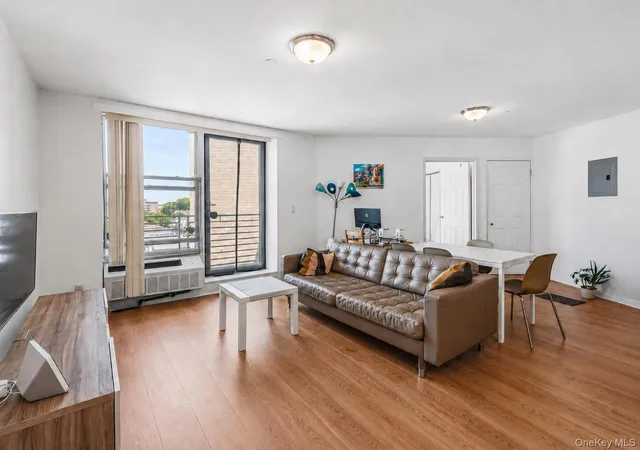 3rd image of 81-15 Queens Blvd 7C, Elmhurst, NY 11373 | MLS# 997067