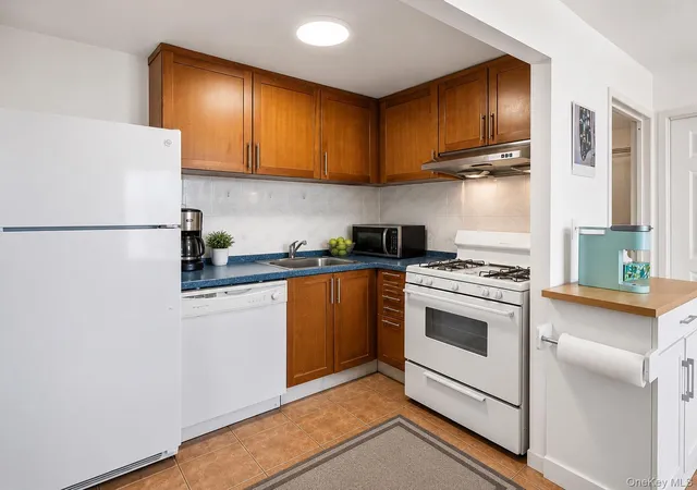 4th image of 81-15 Queens Blvd 7C, Elmhurst, NY 11373 | MLS# 997067