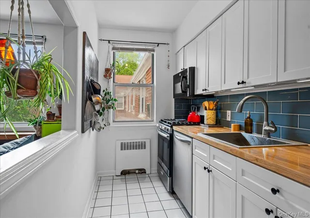 Homes for sale in White Plains, NY | 9 Bryant Crescent #2F, White Plains, NY 10605 | MLS# 997071