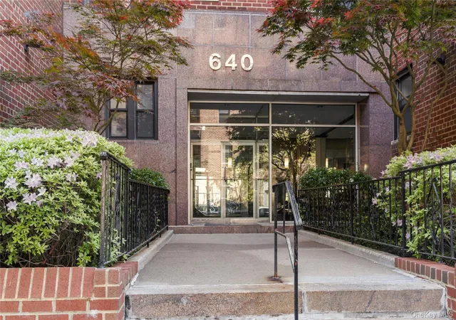 16th image of 640 W 239th St #2F, Bronx, NY 10463 | MLS# 997076
