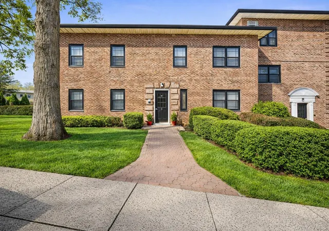 Homes for sale in Eastchester, NY | 9 Manchester Rd #2R, Eastchester, NY 10709 | MLS# 997089