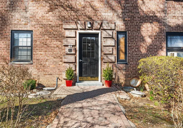 Homes for sale in Eastchester, NY | 9 Manchester Rd #2R, Eastchester, NY 10709 | MLS# 997089