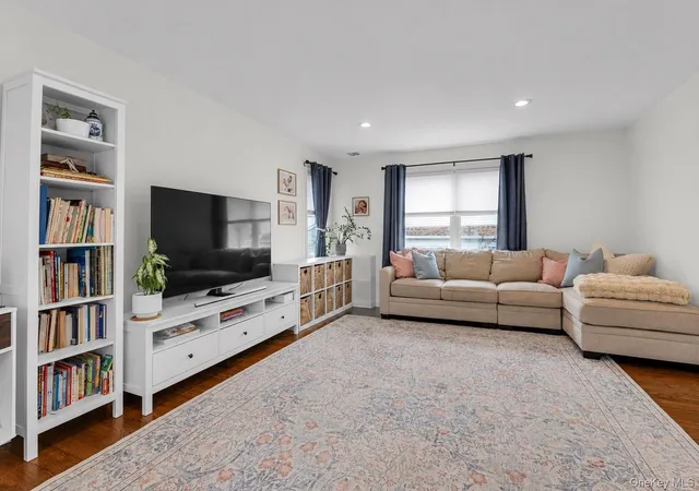 2nd image of 27 Radcliffe Rd, Island Park, NY 11558 | MLS# 997096