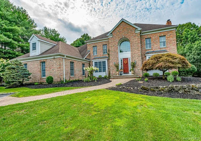 1st image of 9 Fox Meadow Ln, Smithtown, NY 11780 | MLS# 997110
