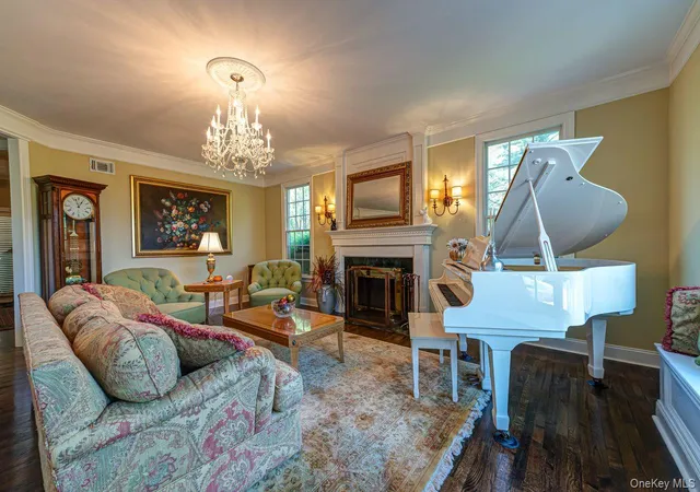 4th image of 9 Fox Meadow Ln, Smithtown, NY 11780 | MLS# 997110