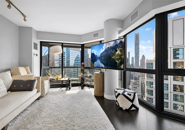 Condo for sale at 200 E 61st Street #35B, New York, NY 10065 | MLS# 997122 | Listing updated on 2026-06-25