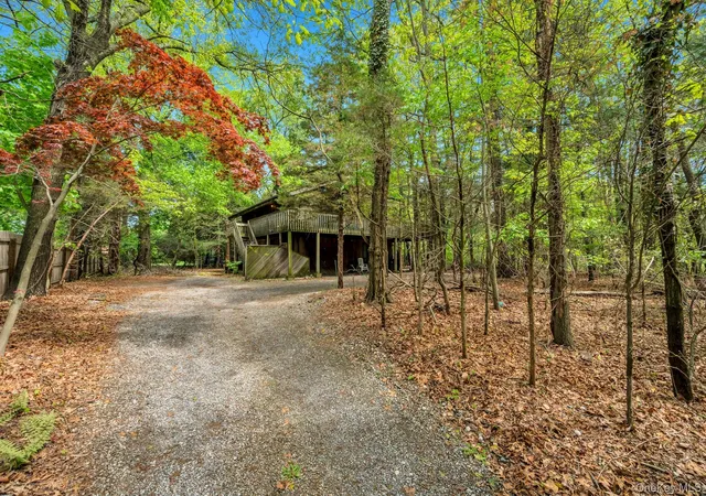 5th image of 179 Gnarled Hollow Rd, East Setauket, NY 11733 | MLS# 997131