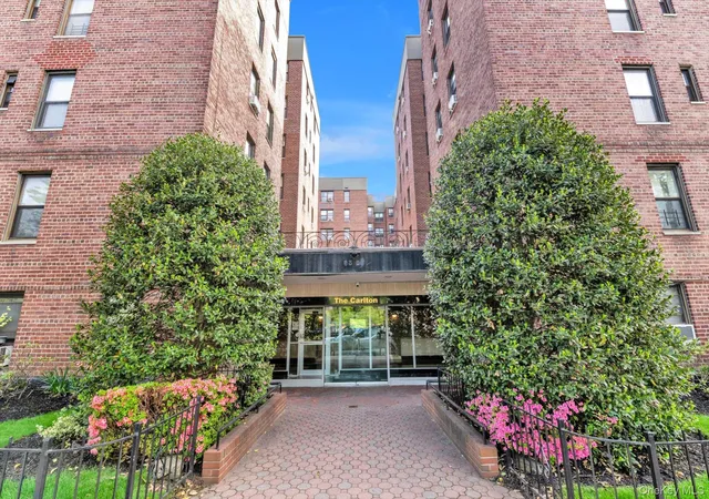 Condo for sale at 83-35 139 Street #5 S, New York, NY 11435 | MLS# 997149