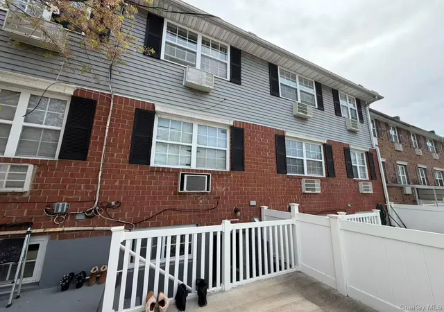 Photo 3 of Sale Pending at 8296 Country Pointe Cir, New York, NY 11427 | MLS# 997165 | Listing updated on 2026-08-04
