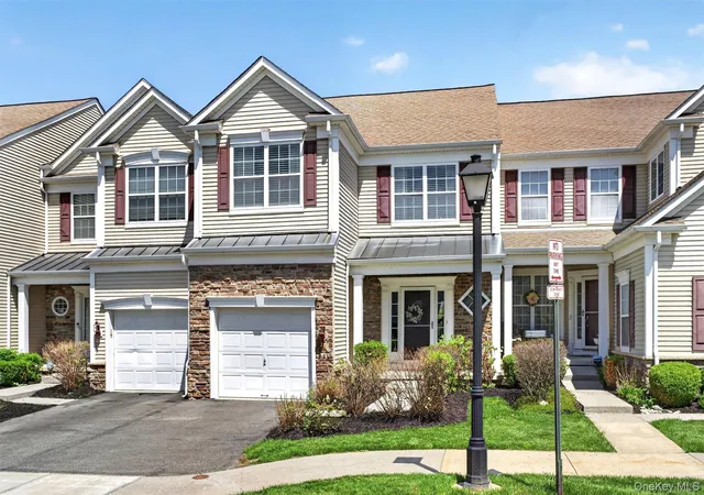 5th image of 29 Banbury Wy, Newburgh, NY 12550