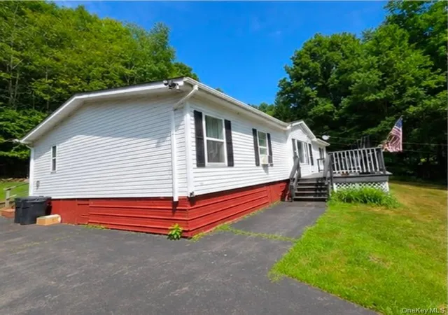 Photo 3 of Manufactured home for sale at 211 Cole Rd, Hurleyville, NY 12747 | MLS# 997247 | Listing updated on 2026-10-15