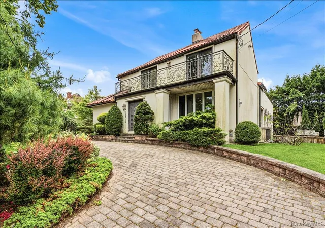 Photo 1 of Sale Pending at 15470 Powells Cvs Blvd, New York, NY 11357 | MLS# 997254 | Listing updated on 2026-08-04