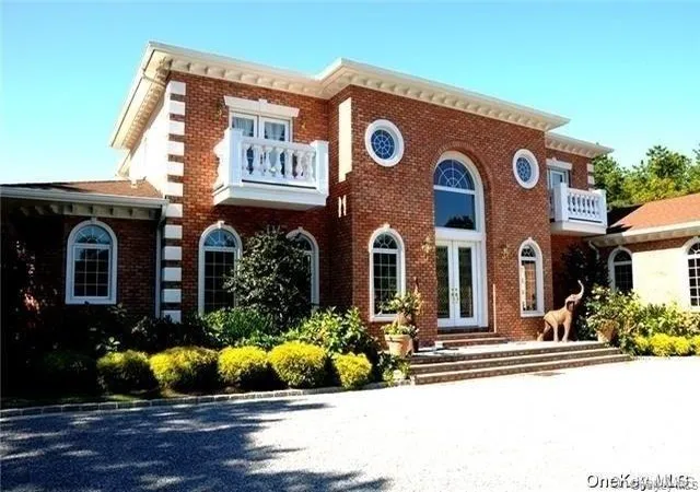 Photo 1 of Single family home for sale at 9 Kate Ct, Southampton, NY 11942 | MLS# 997259 | Listing updated on 2026-09-27