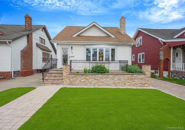 2nd image of 167 Shaw Ave, Hempstead, NY 11580 | MLS# 997267