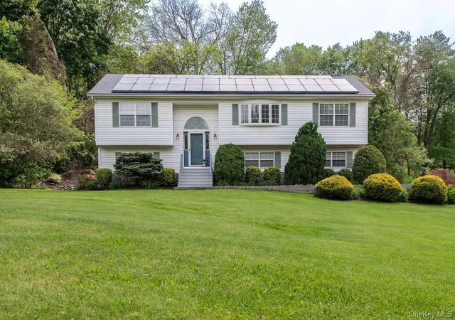 Homes for sale in East Fishkill, NY | 17 Verplanck Ave, East Fishkill, NY 12533 | MLS# 997287