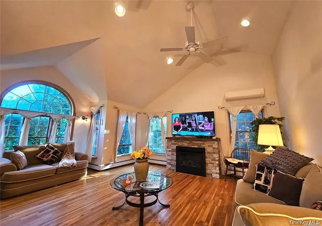 3rd image of 10 Phyllis Rd, Mastic Beach, NY 11951 | MLS# 997292
