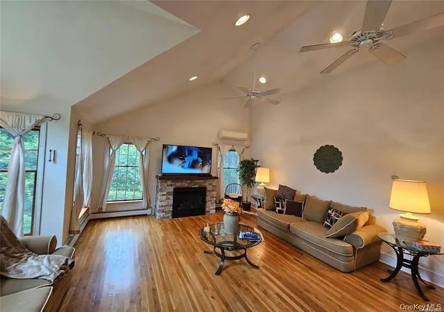 4th image of 10 Phyllis Rd, Mastic Beach, NY 11951 | MLS# 997292