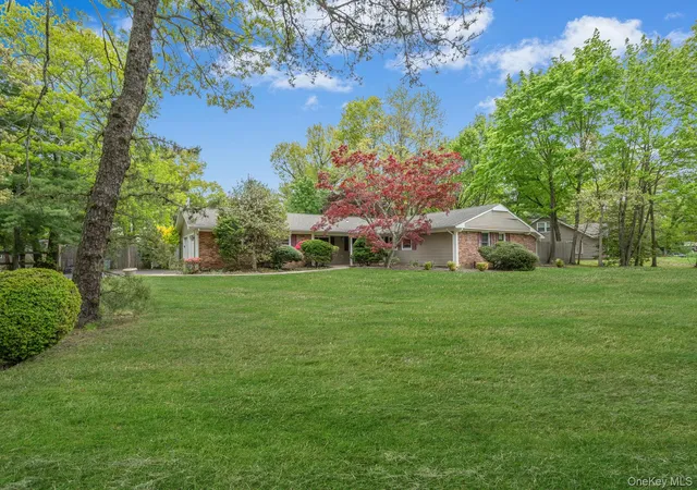 3rd image of 35 Pembrook Dr, Brookhaven, NY 11790 | MLS# 997293