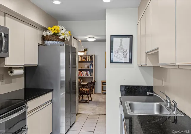 Photo 3 of Condo for sale at 99 S Park Ave #28, Rockville Centre, NY 11570 | MLS# 997295 | Listing updated on 2026-05-10