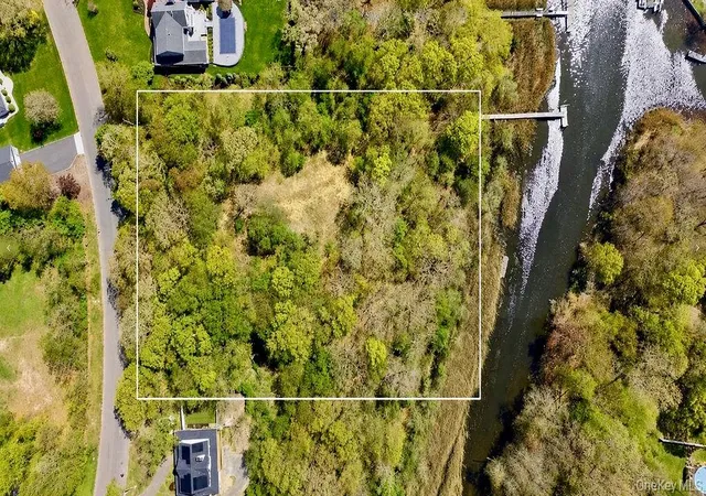 3rd image of 21 Hampton Dr, Center Moriches, NY 11934 | MLS# 997332