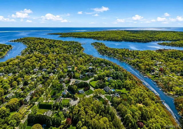 4th image of 21 Hampton Dr, Center Moriches, NY 11934 | MLS# 997332