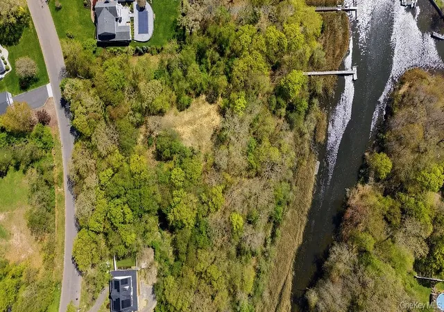5th image of 21 Hampton Dr, Center Moriches, NY 11934 | MLS# 997332