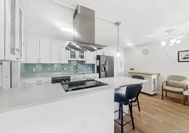 Photo 4 of Sale Pending at 200 High Point Dr #214, Greenburgh, NY 10530 | MLS# 997346 | Listing updated on 2026-07-29