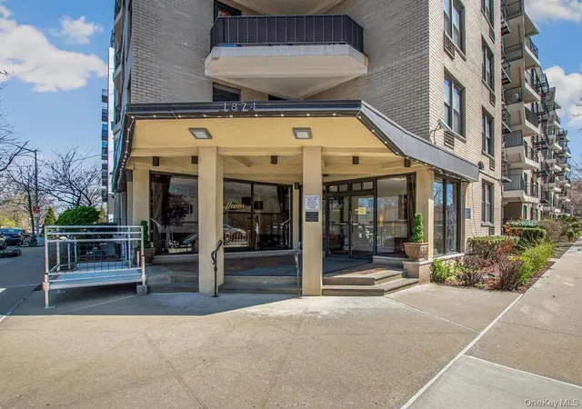 2nd image of 1874 Pelham Pkwy S, New York, NY 10461