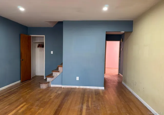 5th image of 181 Covert Ave, Hempstead, NY 11003 | MLS# 997356
