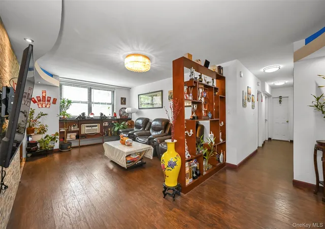 Listing Photo 3 - Condo for sale in building located at 99-05 59Th Ave Ave, New York, NY 11368 - Unit #5C