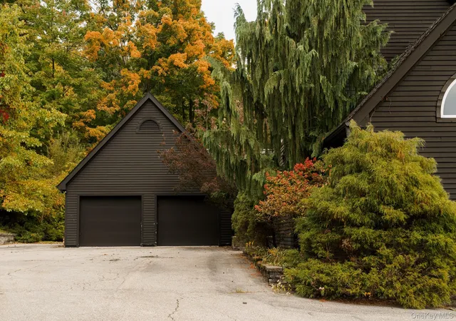 Photo 2 of Single family home for sale at 704 Mountain Rd, Mamakating, NY 10940 | MLS# 997421 | Listing updated on 2026-10-15