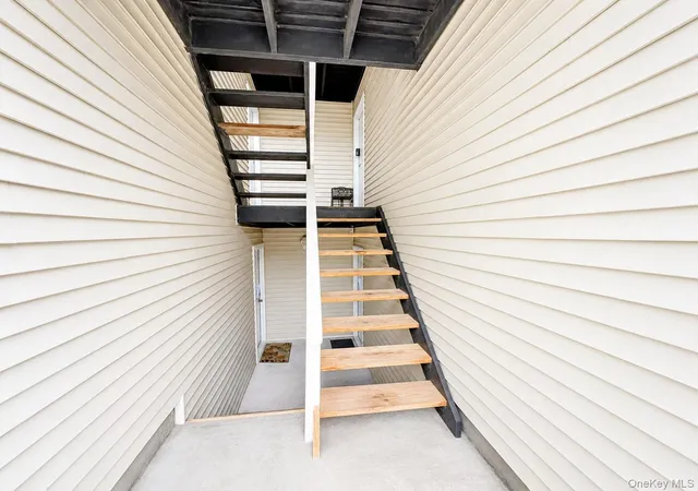 3rd image of 27 Lexington Hl #10, Harriman, NY 10926 | MLS# 997441