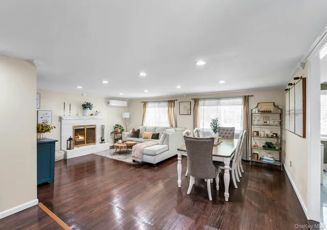 4th image of 31 Peak St, Ronkonkoma, NY 11779 | MLS# 997446