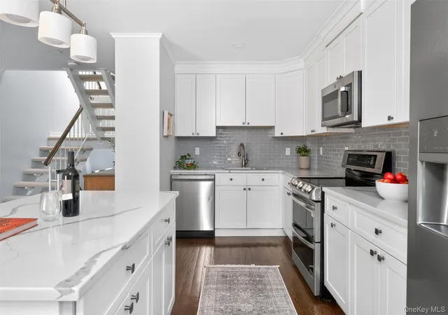 5th image of 22 The Hamlet, Pelham, NY 10803 | MLS# 997469