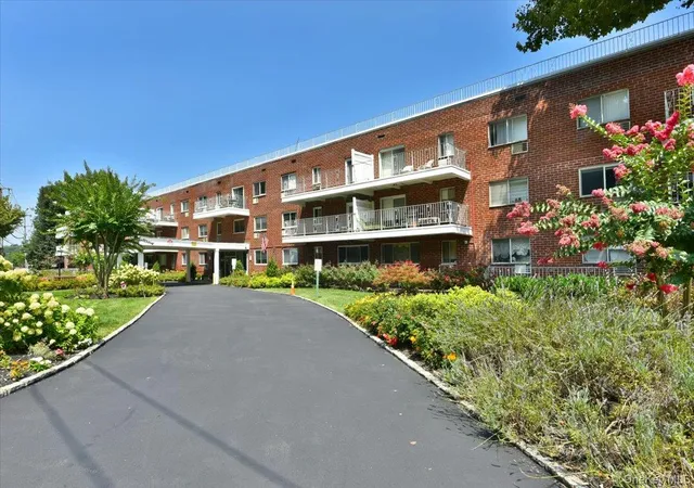 Homes for sale in North Hempstead, NY | 320 E Shore Rd #2-A, North Hempstead, NY 11023 | MLS# 997477