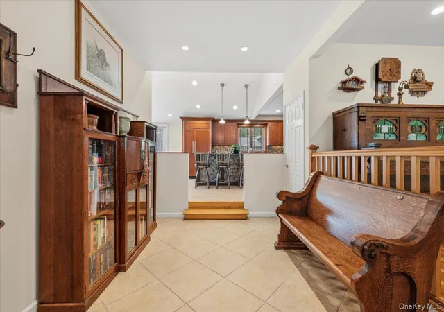 2nd image of 8 Lewis Ln, North Hempstead, NY 11050 | MLS# 997502